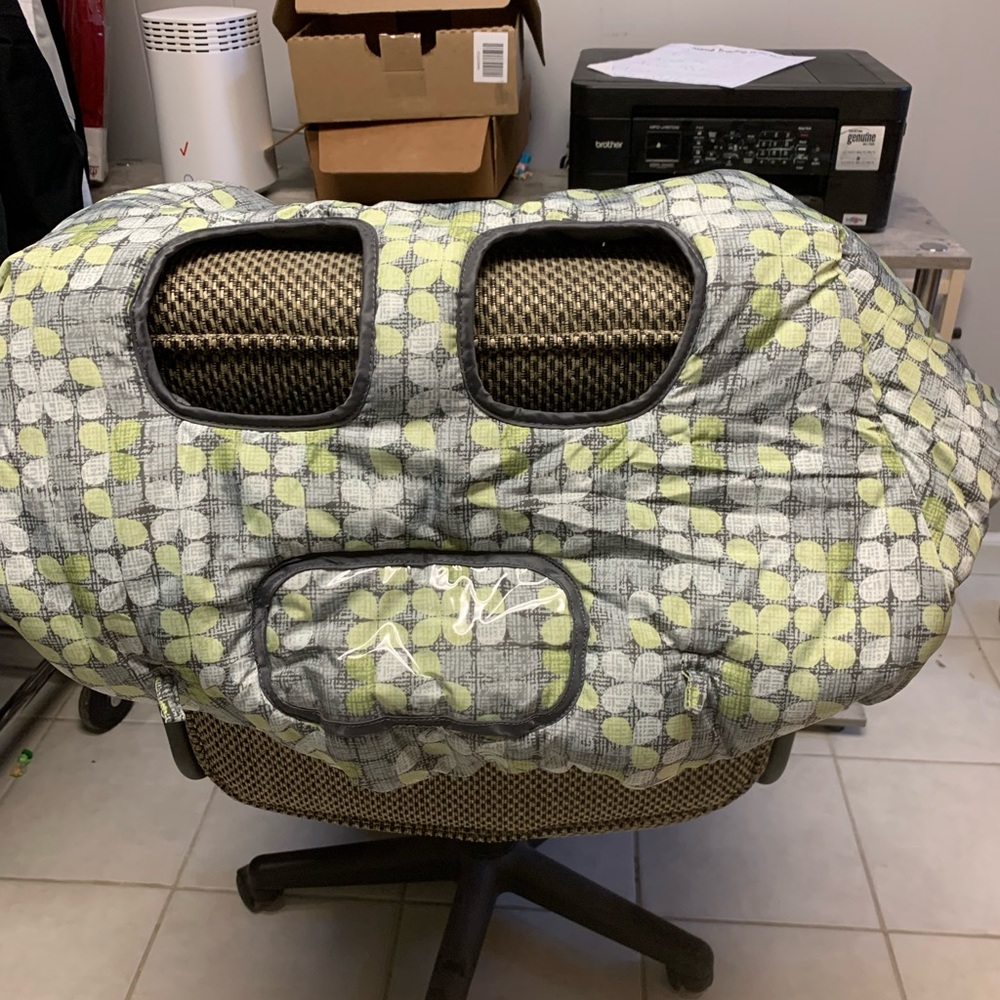 gently worn shopping cart cover